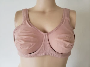 R NWT Womens UW BRA Comfort Choice Reversible Ivory or Beige Full Coverage - Picture 1 of 4