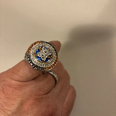 Houston Astros 2017 World Series Champion Replica Ring - Image 1 of 4