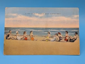 Tauziehen Miami Beach FL Leinen Postkarte 1942 Vintage Badeanzüge Strandszene - Bild 1 von 2