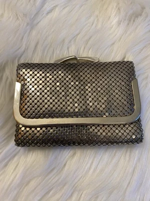 Винтажный серебряный сетчатый бумажник для монет и банкнот сделано в Гонконге - Изображение 1 из 4