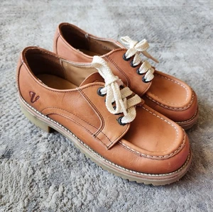 Vasque Lace up Women's Size 7.5 Leather Shoes Goodyear Soles Brown Grunge Core - Picture 1 of 8