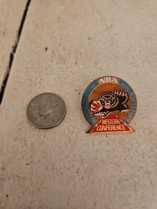 Vancouver Grizzlies Logo Collectible NBA Basketball Hat Pin  - Picture 1 of 1