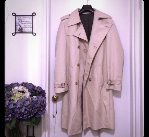 SAINT LAURENT (YSL) Cappotto Yves Saint Laurent Nuovo con etichette (vendita al dettaglio $1845) Spedizione gratuita!