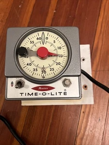 Vintage Photography MASTER Time-O-Lite M-72 Darkroom Timer - Picture 1 of 5