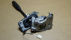 2001-2006 Toyota Tundra Sequoia Gear Shifter Lever Assembly - Picture 1 of 11