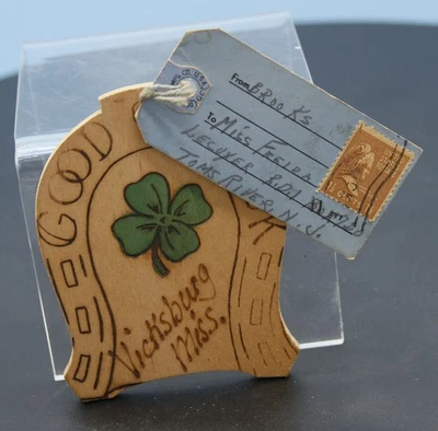 Винтажная Деревянная резная подкова с почтовой этикеткой прилагается сувенир Vicksburg Miss - Изображение 1 из 2