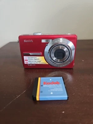 Kodak EasyShare M763 7.2MP Red Digital Camera + Original Battery Untested - Image 1 of 4