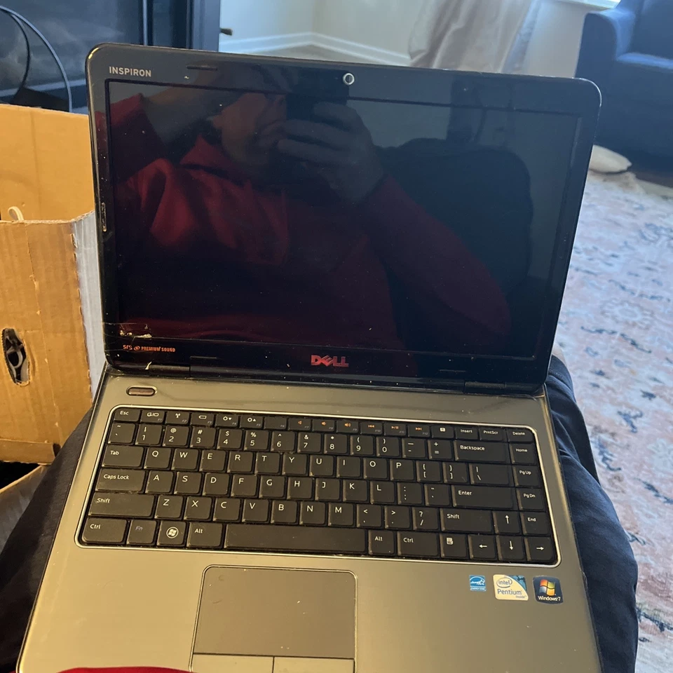 Laptop Dell Inspiron N4010 14" solo para piezas Foto 1 de 4