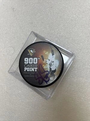 SIDNEY CROSBY 900 Career Point PENGUINS AUTOGRAPHED SIGNED NHL HOCKEY PUCK - Image 1 of 3