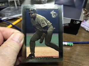 TONY GWYNN 1995 Topps Embossed GOLD #6 Padres 