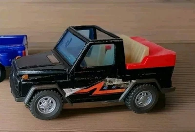 Coche diecast Road Champs Mercedes SUV años 90 Foto 1 de 4