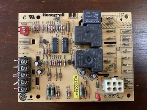 Furnace Control Circuit Board ST9120C 4040 HQ1011179HW Honeywell - Picture 1 of 24