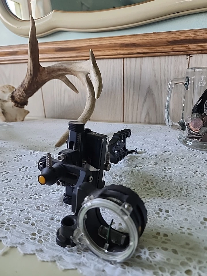 Trophy Ridge React One Pro 1 Pin Bow Sight Black (Right Hand) - Image 1 of 4
