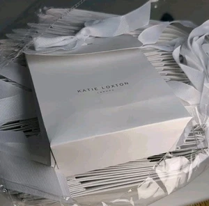 Lote 50+ Nuevo Katie Loxton Blanco Cartón Bolsa Regalo Cajas Caja Fiesta 4.25" X 5.5" - Imagen 1 de 6