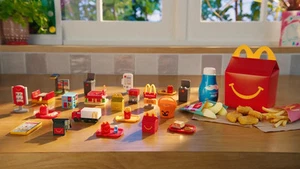 2025 McDONALD'S Lil Mcdonald's Miniature Kids Happy Meal Toys Best and Cheapest - Picture 1 of 7
