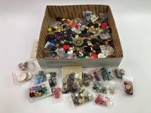 1.5 lbs Buttons Replacement Button Assorted Mix Types Sizes Sorted / Unsorted - Picture 1 of 10