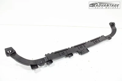 Parachoques trasero Maserati Quattroporte M156 2014-21 soporte guía de soporte central OEM Foto 1 de 4