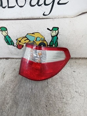 Lanterna traseira Honda Odyssey 2007, lateral do passageiro (RF) FABRICANTE DE EQUIPAMENTO ORIGINAL  - Imagem 1 de 3