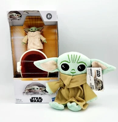 Figura de acción Star Wars Grogu Baby Yoda en cochecito flotante y peluche Yoda Disney, nueva en caja Foto 1 de 4