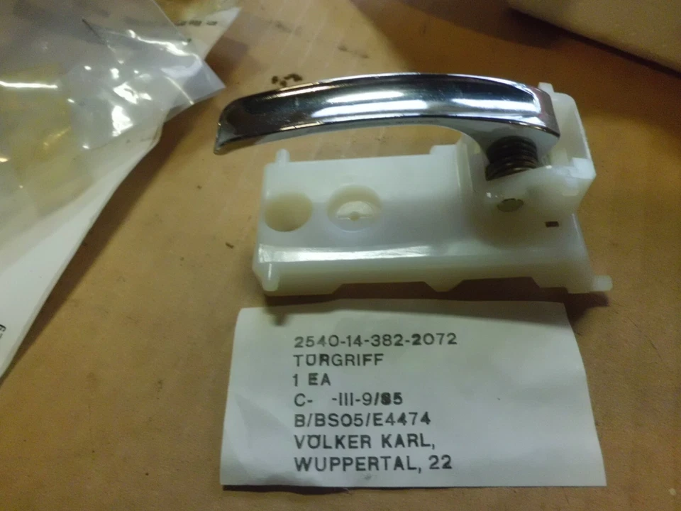 TÜRGRIFF IVECO 86001147 / VERS.NR. 2540-14-382-2072 - Image 1 of 1
