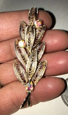 Vtg Mid-Century Gold Tone Iridescent Glass Rhinestone Filigree Flower Leaf Pin - image 1 of 4