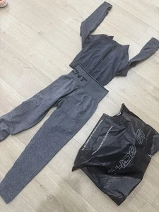 ECHT gym Wear Leggings And Long Sleeve Tee Will Fit 6-8 BRAND NEW - Picture 1 of 1