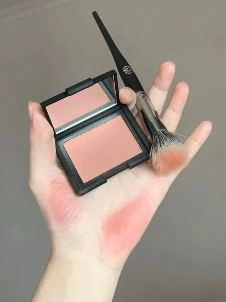 Nars Blush Minisize- Behave  - image 1 of 4