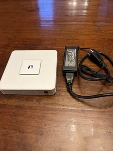 Ubiquiti Networks USG Unifi Security Gateway - Picture 1 of 3