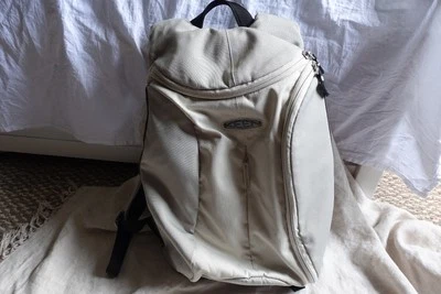 KEEN Hybrid Transport Laptop Bag Backpack for daily use or travel - Image 1 of 4