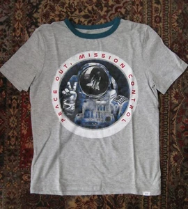 GAP KIDS: Camiseta gráfica de manga corta, talla M - "MISSION CONTROL" - Imagen 1 de 5