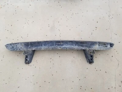 Refuerzo de barras de refuerzo del parachoques delantero Toyota Supra 1982-1986 Foto 1 de 4