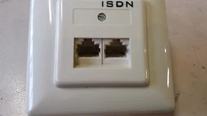 Isdn-Westerndose RJ45 Oculto 2-fach 10 Stk. 1225 - Imagen 1 de 1