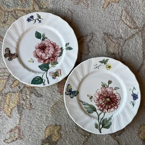 2 Vintage Villeroy and Boch BOUQUET Dinner Plates 10 1/8” 🌸🦋🐝 #3 & #4 - Picture 1 of 6