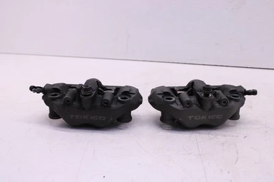 05-08 HONDA CBR600RR OEM КОМПЛЕКТ СУППОРТОВ ПРАВОГО ЛЕВОГО ПЕРЕДНЕГО ТОРМОЗА ПАРА СУППОРТОВ - Изображение 1 из 4