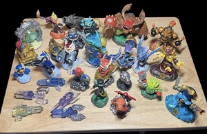 Huge Skylanders Lot - 23 Figures & 5 Crystals - Picture 1 of 1