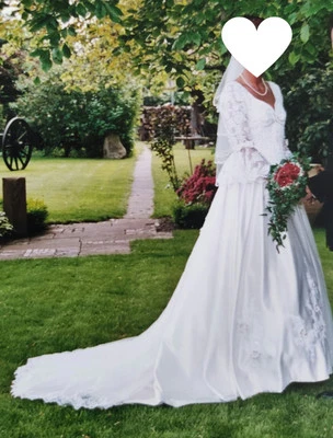 Brautkleid wie zu Sissis Zeiten  - Bild 1 von 2