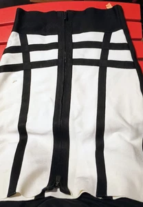 Herve Leger "Bandage" Rock Gr. M off-white mit schwarzem "Borte" in sehr gutem Zustand - Bild 1 von 13