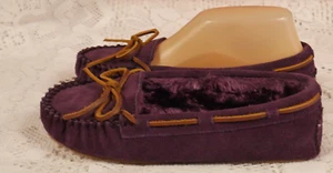 ZAPATILLAS DE CUERO MORADO MINNETONKA AFILADAS TALLA 6M NUEVAS SIN CAJA CON FORRO DE PIEL SINTÉTICA ZAPATOS - Imagen 1 de 6