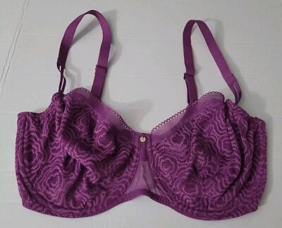 Sujetador Chantelle C Jolie Demi 13B5 púrpura talla 34DDDDD. Foto 1 de 4