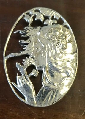 Art Nouveau style oval brooch Polished pewter . silver color . Woman / flowers  — 第 1/2 张图片
