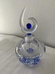 Modernist Art Glas Parfüm Flasche Briefbeschwerer klar & kobaltblau 6,75" hoch - Bild 1 von 6
