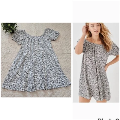 American Eagle Black & White Ditsy Floral Boho Flowy Mini-Dress, Size Medium - Image 1 of 4