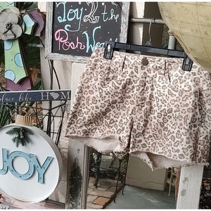 Pantalones Cortos Wonderly 30 Estampado Animal Deshilachados Usados en Excelente Condición - Imagen 1 de 6