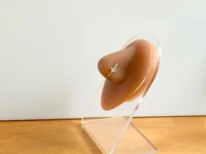 Anillo de nariz de cristal invertido cruz invertida al revés con clip sin perforación - Imagen 1 de 10