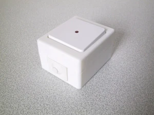 KOPP Kontrollschalter (Linse rot) AP FR STANDARD arktis-weiss (IP44) Aufputz Aus - Bild 1 von 1