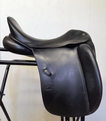 Silla de montar Hennig euroamericana de doma-18-18,5" asiento-árbol adj-¡hermoso estado! Foto 1 de 4