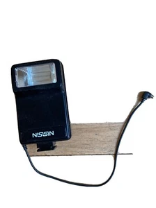 NISSIN 18M ELECTRONIC FLASH - Picture 1 of 4