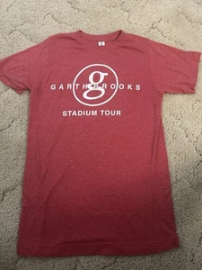 Woman’s Small Garth Brooks Concert Tshirt I’ve Got Friends - Picture 1 of 4