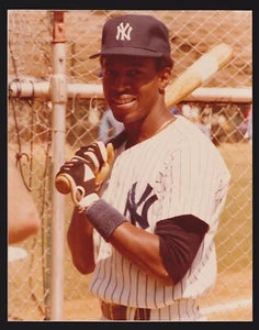 Willie Randolph  NY YANKEES  UNSIGNED  8 x 10  ORIGINAL SNAPSHOT PHOTO #27 - Picture 1 of 1