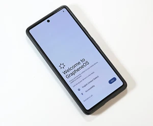 Téléphone DeGoogled & Crypté Débloqué Pixel 7 avec GrapheneOS Privacy Pixel7 Noir - Photo 1 sur 12